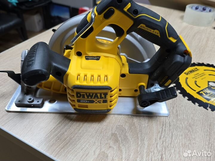 АКБ пила Dewalt DCS590B