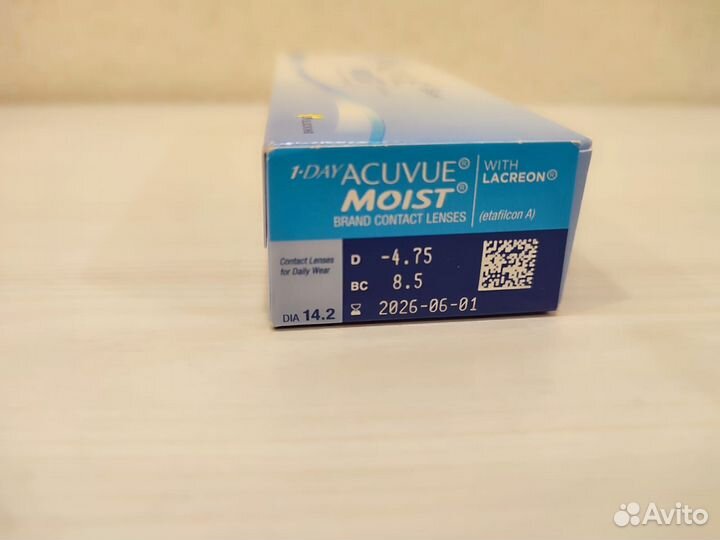 Линзы контактные Acuvue moist -3,75 и -4,75