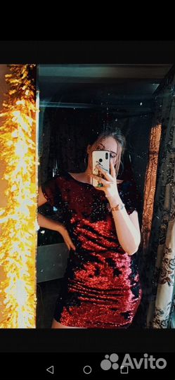 Платье. Спереди пайетки, сзади- велюр