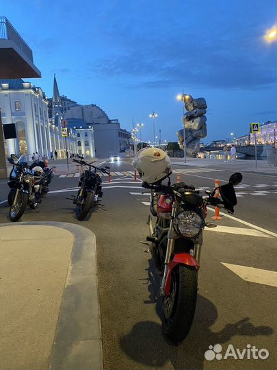 Ducati Monster 696