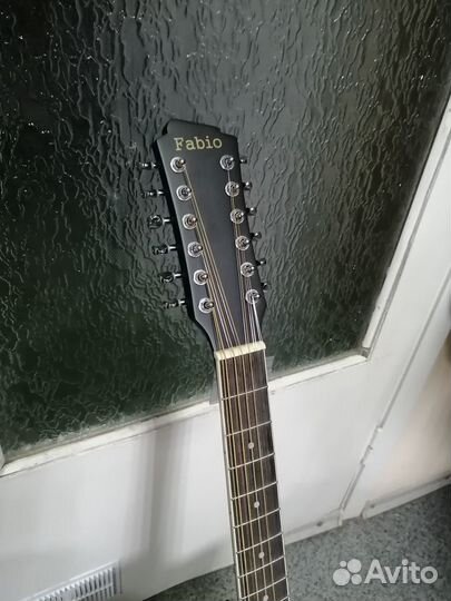 12-ти струнная гитара