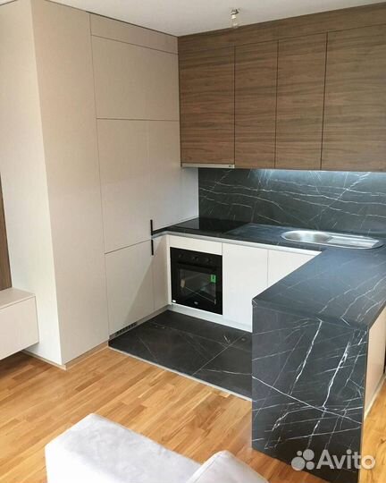 Кухонный гарнитур в студию новый