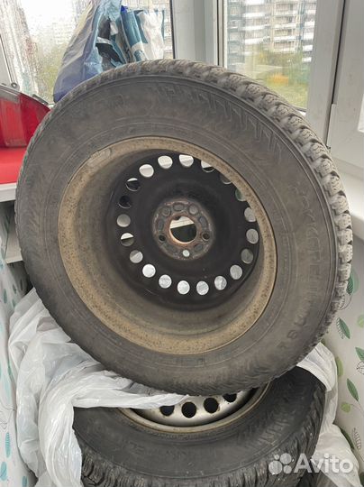 Зимние колеса nokian 205/65R 15
