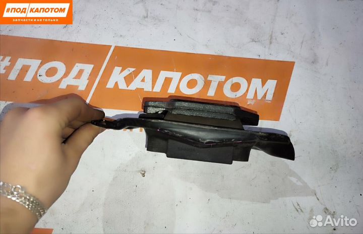 Подушка крепления двигателя правая Volvo S40 2