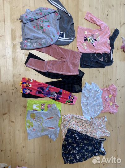 Пакет фирменной одежды на девочку 98 104