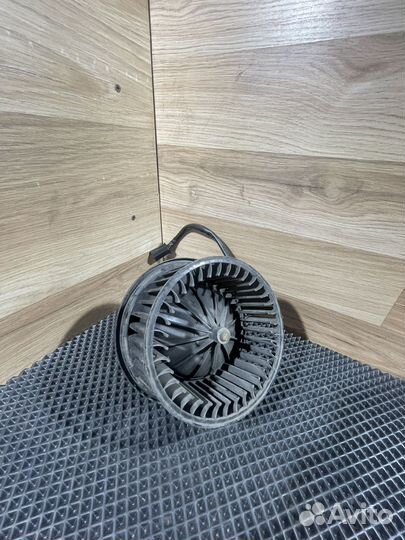 Моторчик печки Transporter T4 893819021