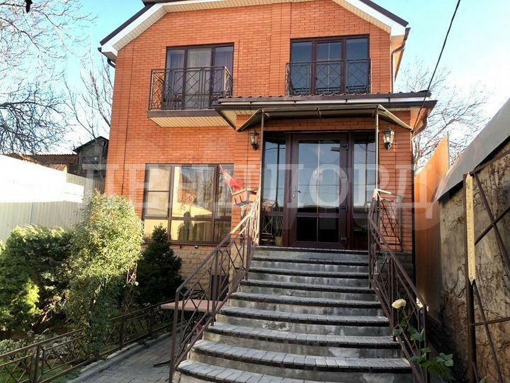 Дом 200 м² на участке 3 сот.