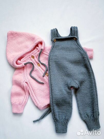 Вязаный детский костюм