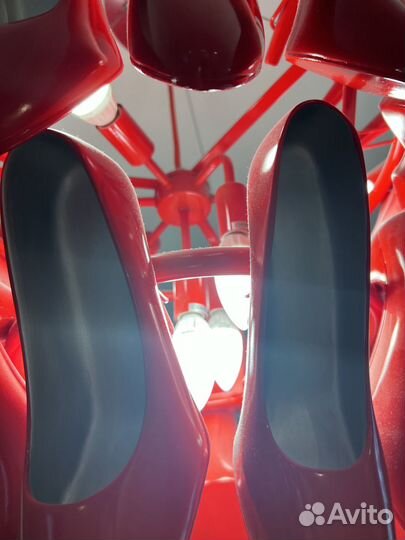 Люстра из туфель (Cristal Lux Tiffany SP7 Rosso)