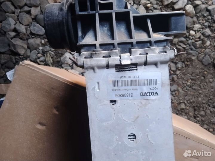 Радиатор интеркулера volvo XC 90