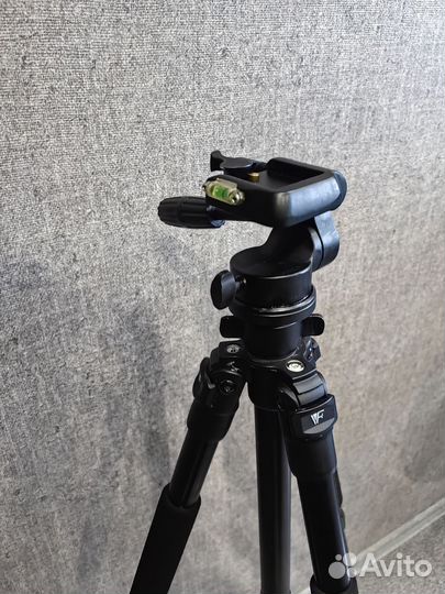 Штатив для фото/видеокамер