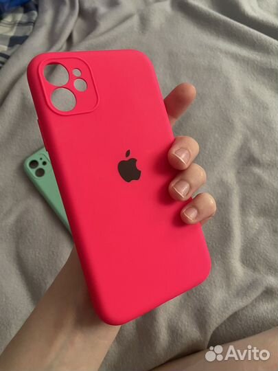 Чехлы на iPhone 11