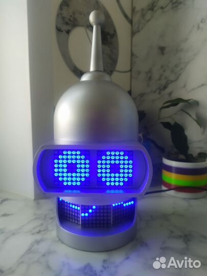 Интернет радио в виде головы Бендера