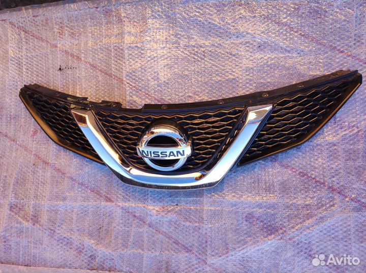 Решетка радиатора Nissan Qashqai J11