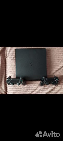 Ps4 slim 500gb + 2 геймпада