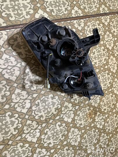 Правая фара на Geely MK