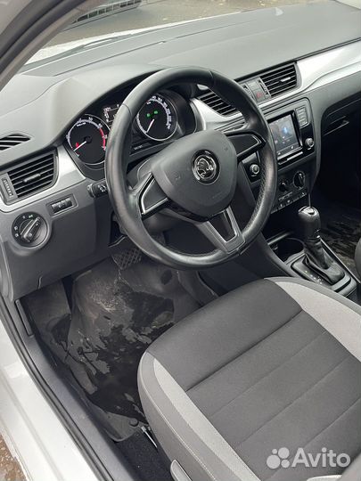 Skoda Rapid 1.6 AT, 2018, 270 000 км