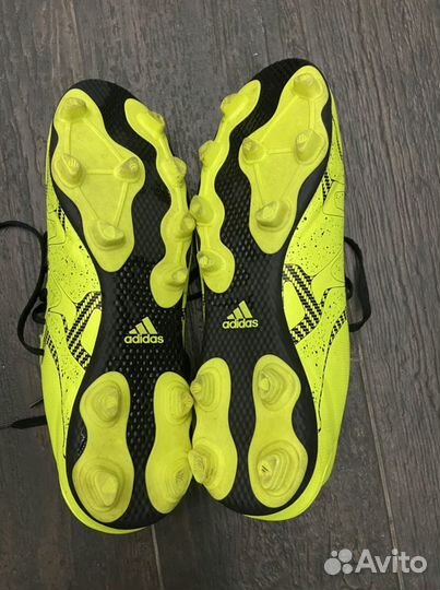 Футбольные бутсы adidas
