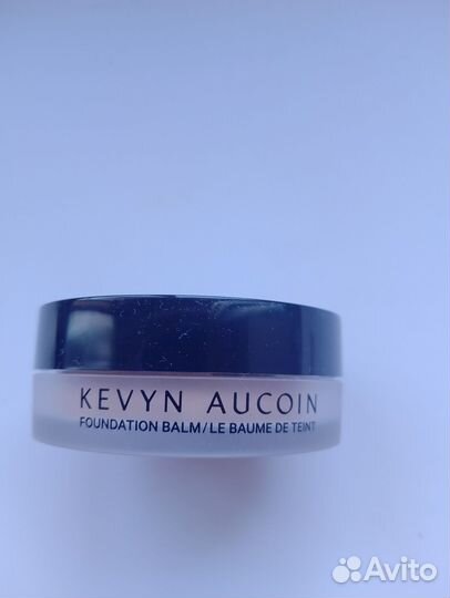 Тональная основа Kevyn Aucoin светлая