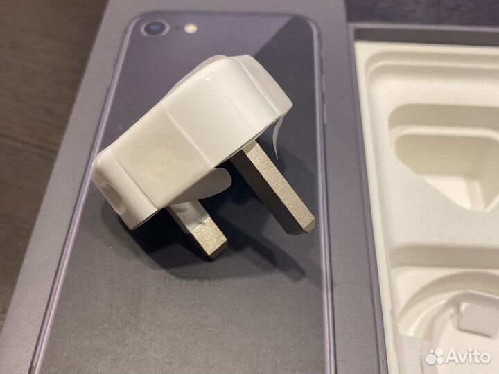 Коробка от iPhone 8
