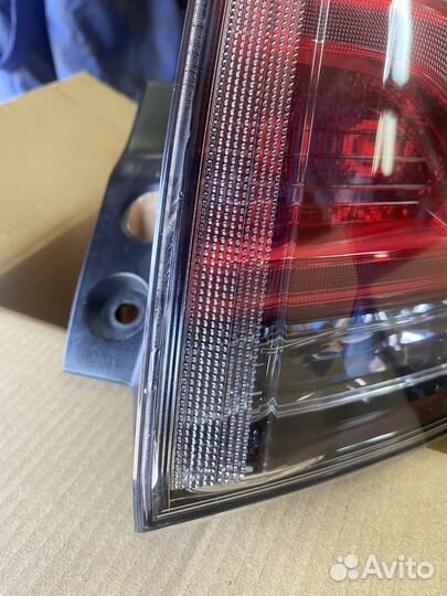 Задний правый фонарь в крыло тойота рав 4