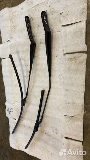 Поводок стеклоочистителя Skoda Octavia A8