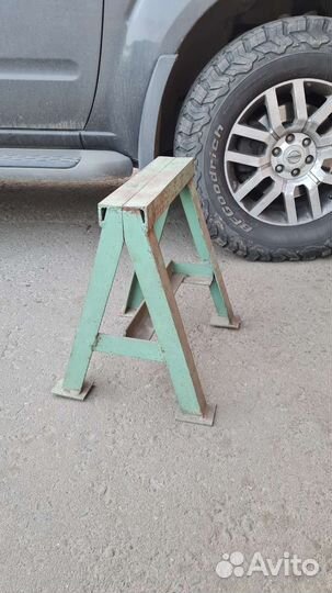 Страховочная стойка под машину