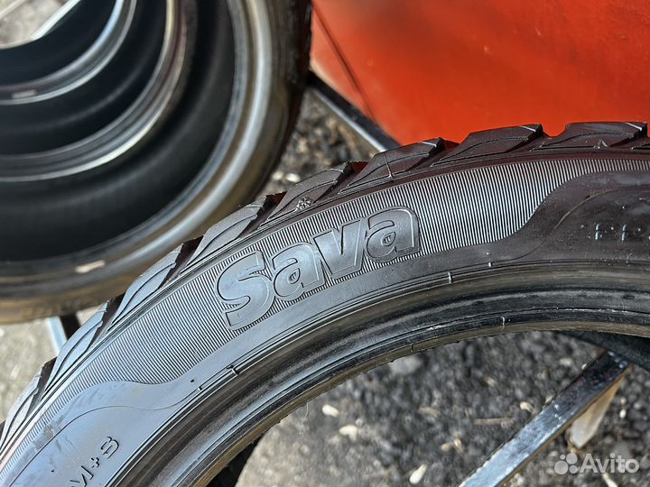 Sava Eskimo Stud 225/45 R17 94T