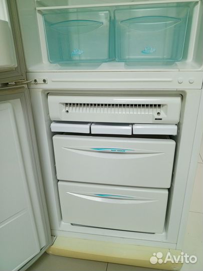 Холодильник Stinol No Frost