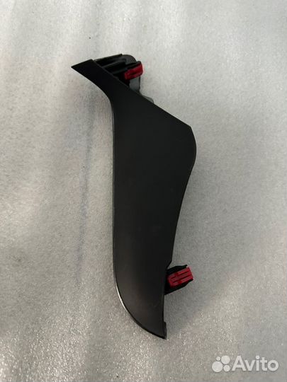 Накладка панели приборов передняя левая Toyota