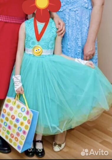 Нарядное платье для девочки