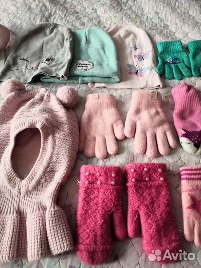 Шапки для девочки перчатки варежки 110 116