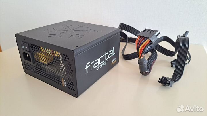 Блок питания для пк 650W Fractal Design Integra M