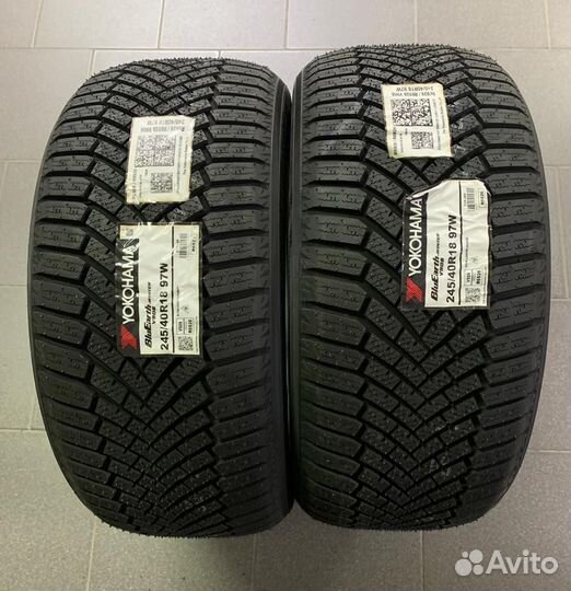 Yokohama BluEarth Winter V906 245/40 R18 97W