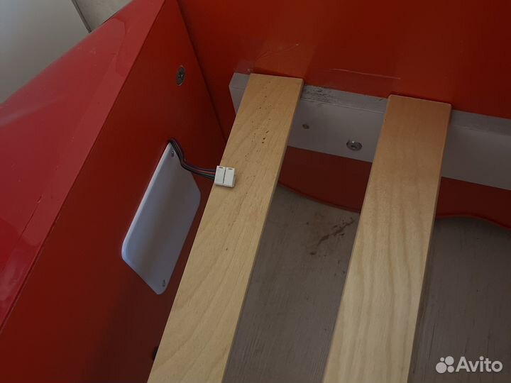 Кровать машина