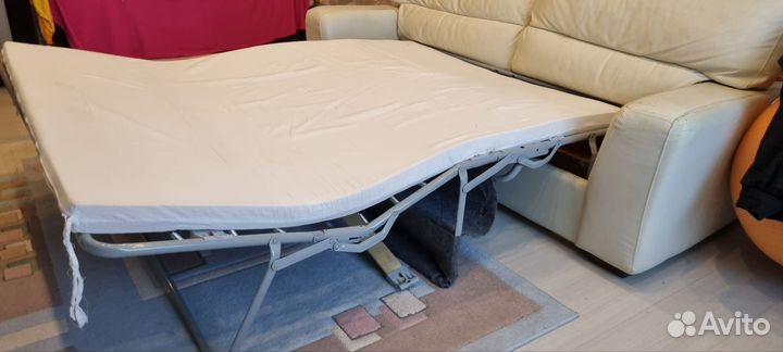 Кожаный диван бу