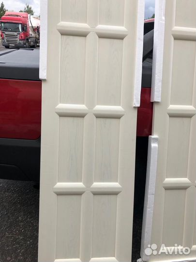 Двери межкомнатные 70*245 с коробкой