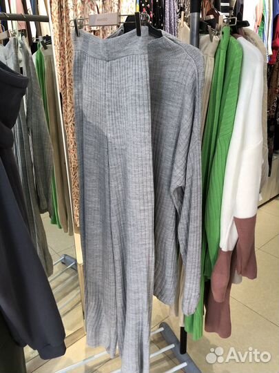 Трикотажный костюм женский брючный