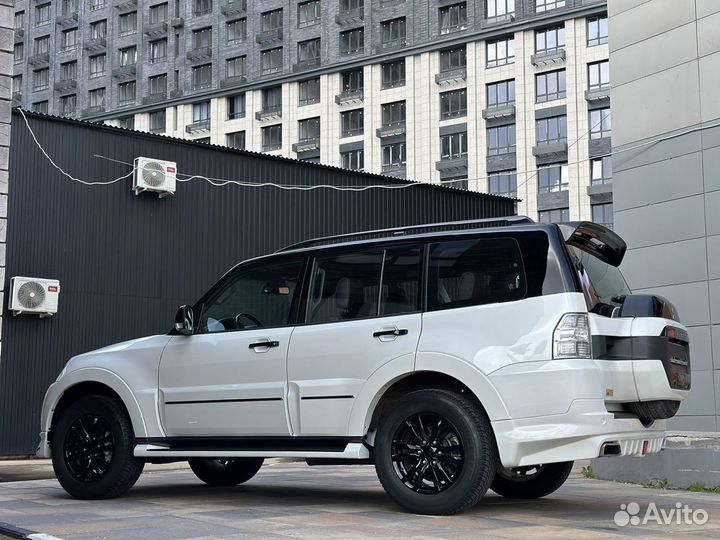 Mitsubishi Pajero 3.8 AT, 2019, 39 км