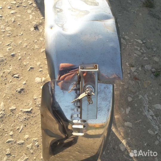 Продам железный чехол хром