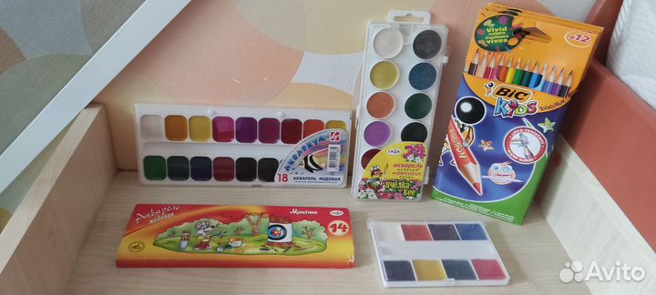 Акварель медовая карандаши bic eviolution