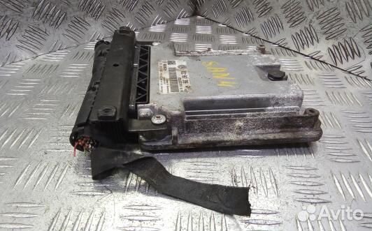 Блок управления двс volkswagen passat B6 (SBN04PC0