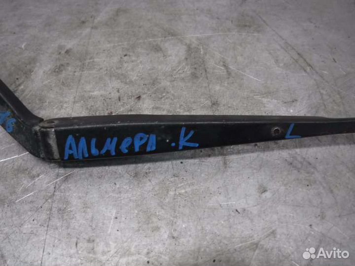 Поводок дворника передний левый Nissan Almera