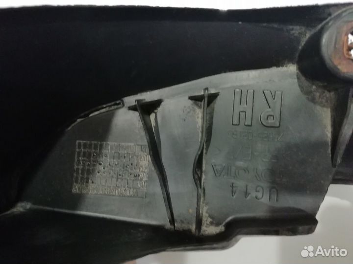 Брызговик toyota corolla 120 2002-2006