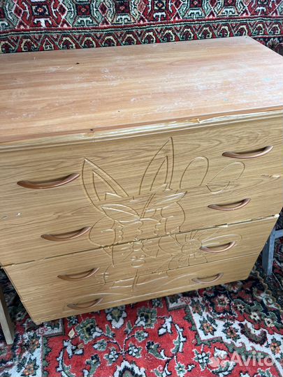 Комод и качели