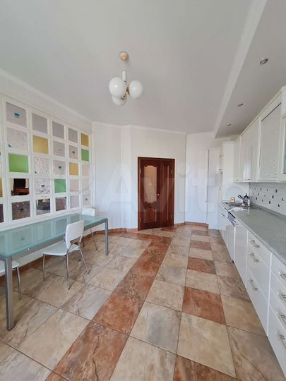 4-к. квартира, 141 м², 6/8 эт.