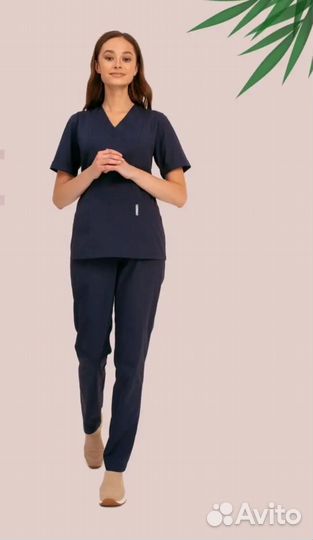Женский медицинский костюм