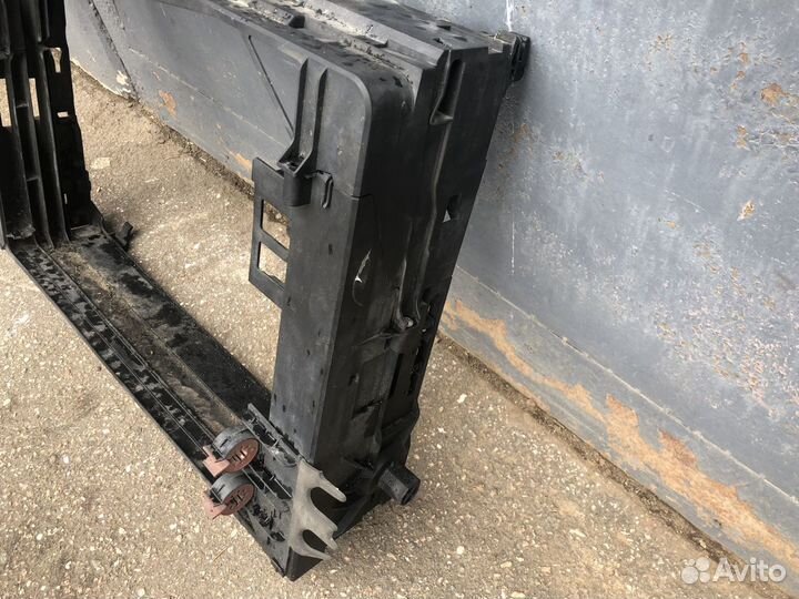 Рамка радиатора BMW 7 F01 F02 N63