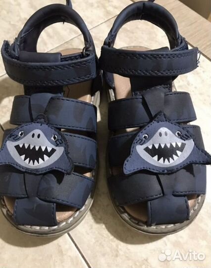 Сандалии next