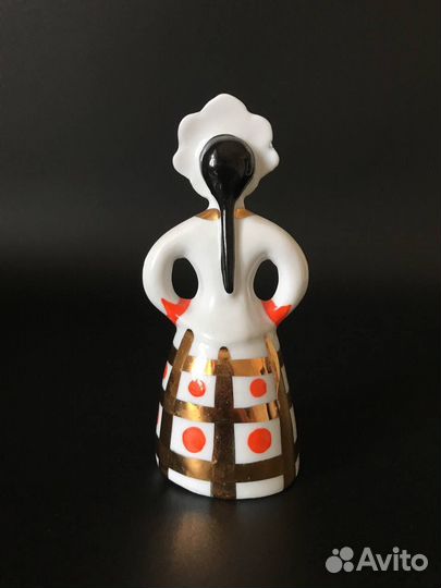 Статуэтка фарфоровая Девушка в кокошнике Дулево